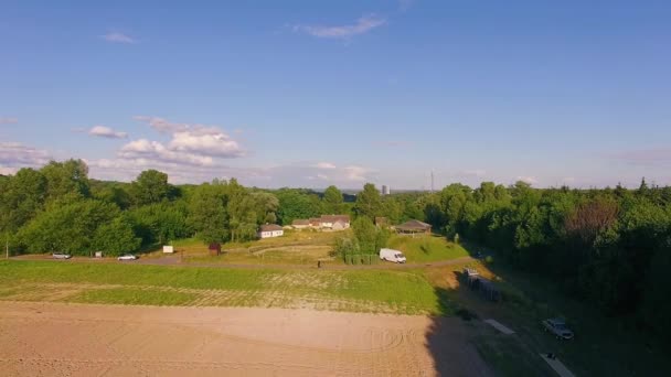 Luftaufnahme Des Alten Dorfes Und Gepflügtes Feld Ukrainisches Dorf Luftaufnahme — Stockvideo