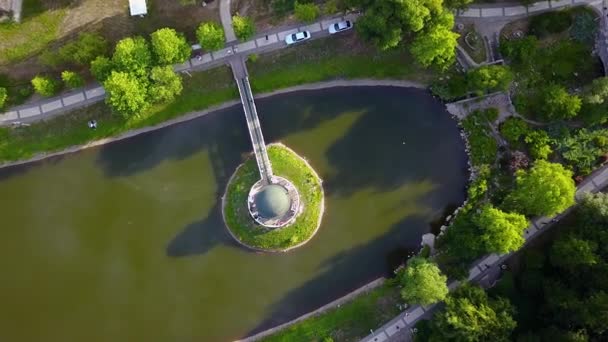 Gölün Ortasında Pavyon Havadan Görünümü Göl Ile Güzel Parkhavadan Görünümü — Stok video