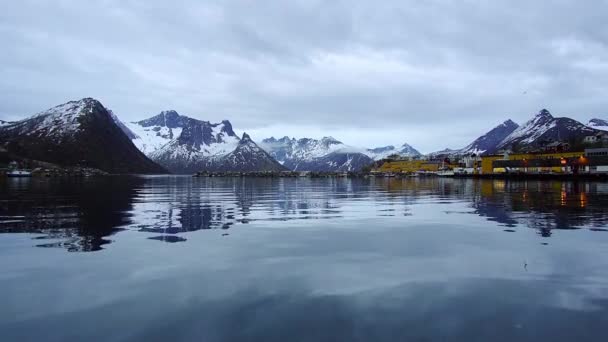 Paisagem Norueguesa Pôr Sol Ilhas Lofoten Pôr Sol Aldeia Lofoten — Vídeo de Stock