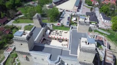 Miskolc kale Diosgyor hava görünümü, hava video Diosgyornear kaleyi gösterir Miskolc, Macaristan