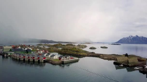 Svolvr Koyunda Uçuş Norveç Küçük Kasabanın Havadan Görünümü Svolvaer Norveç — Stok video