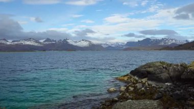 Lofoten adalarıgörünümü, Lofoten adaları manzara, nowegian kıyısında Evler, lofoten adalarında dizgin balıkçı köyü