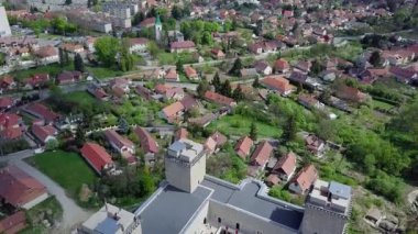 Miskolc kale Diosgyor hava görünümü, hava video Diosgyornear kaleyi gösterir Miskolc, Macaristan