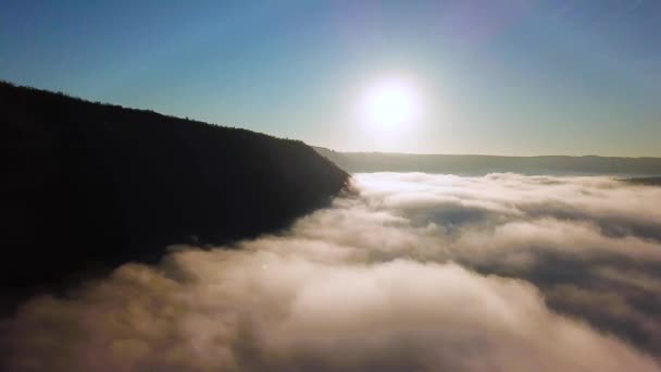 Vol Travers Les Nuages Dessus Rivière Vue Aérienne Brouillard Dessus — Video