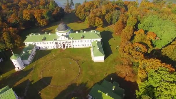 Maniero Nel Parco Autunnale All Alba Veduta Aerea Del Maniero — Video Stock