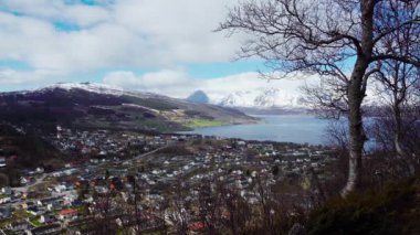 Lofoten Adaları küçük Town, Norveç'te küçük bir köyün havadan görünümü, İskandinav şehri, Norveç, Norveç popüler turistik yer