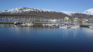 Lofoten Adaları 'ndaki köprü, yattan Lofoten Adaları' nın manzarası, Tromso, Norveç ve Lofoten 'in hava manzarası, Nordland' da bulunan bir takımadalardır.