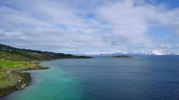 挪威海岸的航景 罗浮敦群岛的航景 夏季挪威海的航景 — 图库视频影像