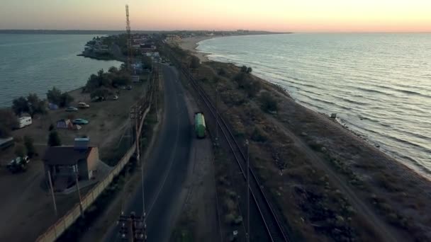 Deniz Arasındaki Demiryolunun Havadan Görünüşü Gün Doğumunda Demiryolu Manzarası Gün — Stok video