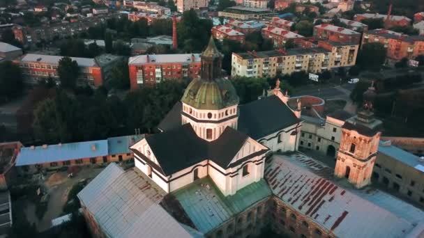Gün Batımında Yalınayak Karmelitler Manastırı Nın Havadan Görünüşü Ukrayna Nın — Stok video