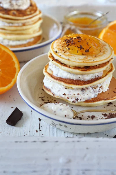 Panqueques Ricotta Con Mermelada Naranja Chocolate Dos Porciones — Foto de Stock