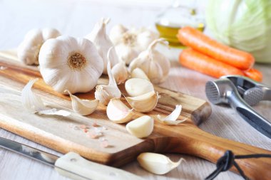 Sarımsak, havuç, lahana ve zeytin yağı