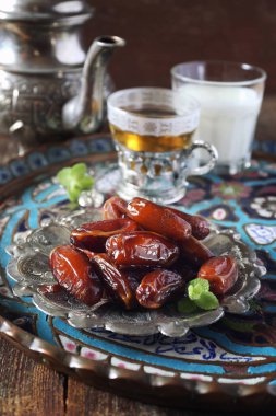 Ramazan gıda: olgun tarihleri, yeşil çay ve fermente süt içecek