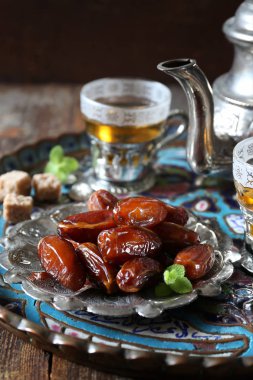 Oryantal kompozisyon: olgun Tarih ve yeşil çay