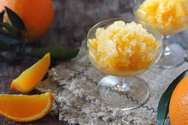 Granita Naranja Postre Congelado Verano Frutas Frescas Naranja Dos Vasos — Foto de Stock