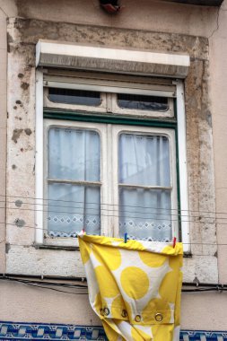 Tipik geleneksel dekorasyon cephe Lizbon. Azulejos geleneksel el yapımı seramik.