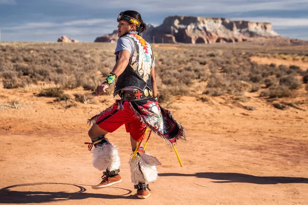 Paige Arizona Eua Janeiro 2018 Guerreiro Navajo Realiza Dança Radicional — Fotografia de Stock