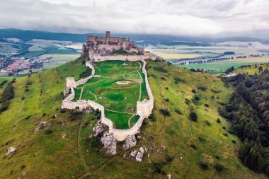 SPI - spissky hrad ulusal kültürel anıt (unesco) - SPI Kalesi - Orta Avrupa'da (Slovakya en büyük Kalesi kale).