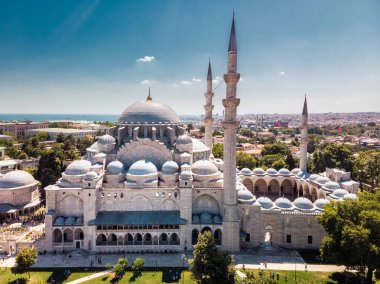 Süleyman Camii, İstanbul 'da Osmanlı İmparatorluğu' na bağlı bir camidir. Şehirdeki en büyük camidir..
