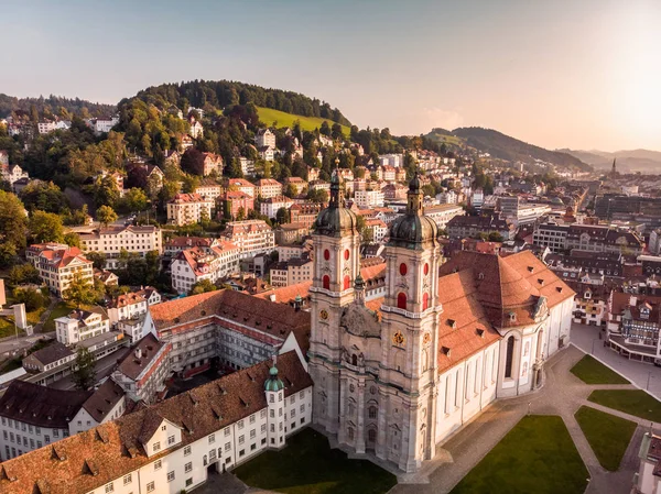 St. Gallen Cityscape manzarası, İsviçre Saint safra Abbey katedral güzel havadan görünümü