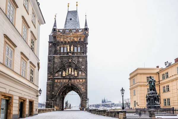 Карлов Мост Зимним Утром Праге Чехия Мост Является Старейшим Городе — стоковое фото