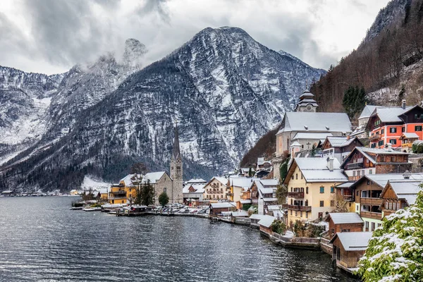 Villaggio montano di Hallstatt — Foto Stock