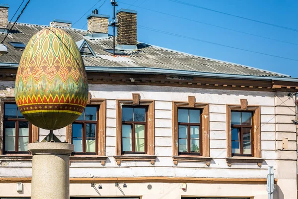 Вильнюсские двери и окна — стоковое фото