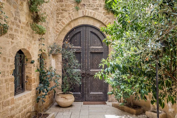 Tel Aviv kapı ve pencereler