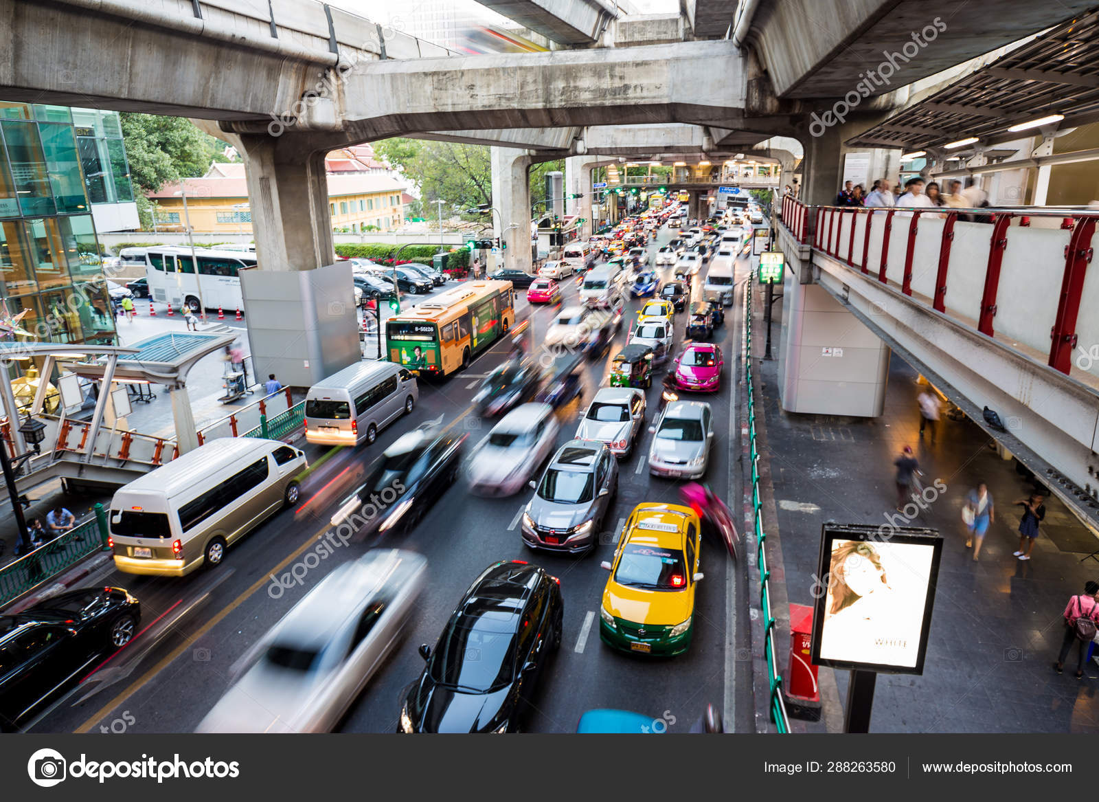 Bangkok Vida De La Ciudad Foto Editorial De Stock C Ruslankal 288263580