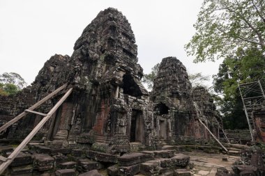 Angkor Wat 'taki tapınak kalıntıları, Siem Reap, Kamboçya.
