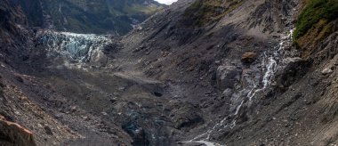 Fox Buzul Vadisi Yürüyüşü, Yeni Zelanda Şelalesi.