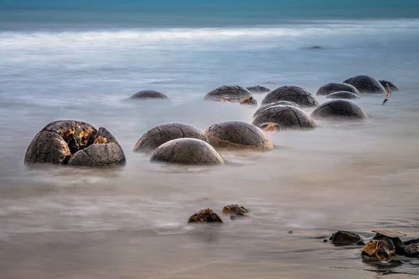 Круглые Валуны Moeraki Закате Пляж Koekohe Отаго Южный Остров Новая — стоковое фото