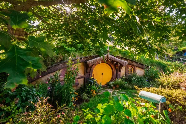 Hobbiton Krajobraz Nowa Zelandia Miejsce Gdzie Hobbity Żyją Swoich Dziurach — Zdjęcie stockowe