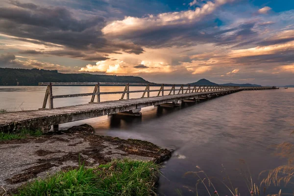 Alte Hölzerne Anlegestelle Mit Langzeitbelichtung Bei Sonnenuntergang Standort Ist Tokaanu — Stockfoto