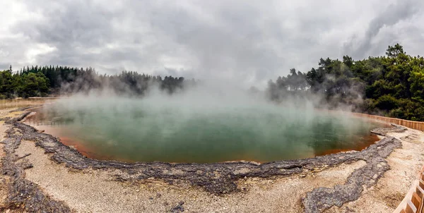 Samppanja Allas Wai Tapu Terminen Ihmemaa Rotorua Uusi Seelanti — kuvapankkivalokuva