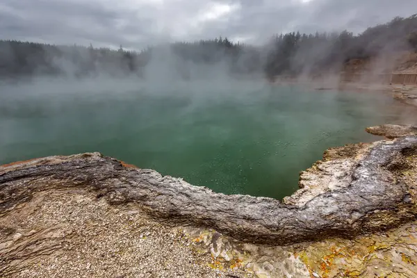 Pezsgőfürdő Wai Tapu Termálfürdőjében Rotorua Zéland — Stock Fotó