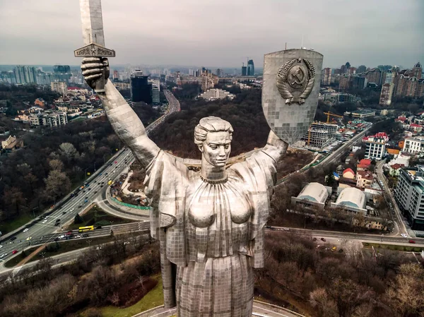 Utsikt Över Drönaren Moderlandsmonumentet Monumental Staty Kiev Ukrainas Huvudstad Skulpturen — Stockfoto