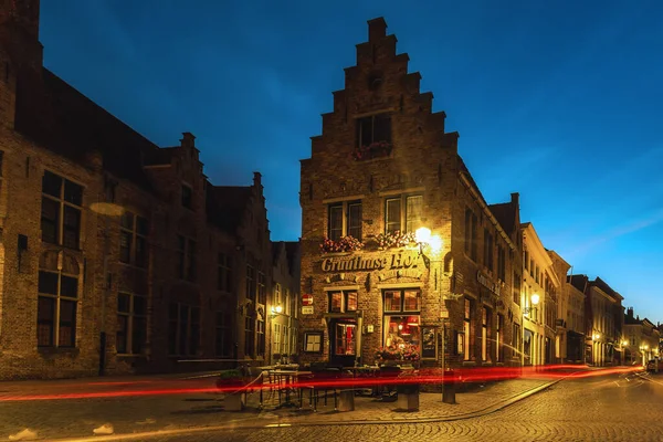 Blaue Stunde Aufnahme Historischer Mittelalterlicher Gebäude Entlang Eines Kanals Brügge — Stockfoto