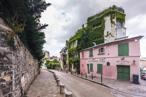 Urocza Kawiarnia Wzgórzu Montmartre Montmartre Tradycyjnymi Francuskimi Kawiarniami Galeriami Sztuki — Zdjęcie stockowe