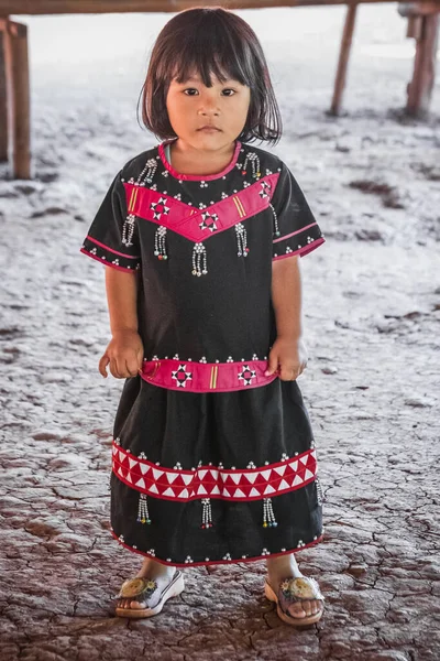 Menina Karen Pescoço Comprido Vestindo Roupas Ttraditional Chiang Rai Tailândia — Fotografia de Stock