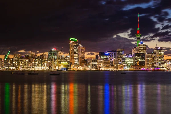 Auckland City Skyline Zachodzie Słońca Ciężkiej Burzy Centrum Miasta Auckland — Zdjęcie stockowe