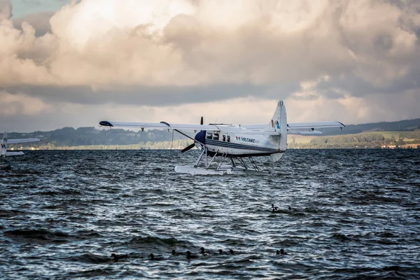 Υδροπλάνο Μεγάλα Κύματα Στη Λίμνη Rotorua Νέα Ζηλανδία Ιανουαρίου 2018 — Φωτογραφία Αρχείου