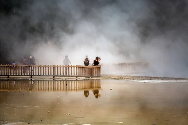 香槟酒池 Champagne Pool Wai Tapu 或新西兰罗托罗亚圣水热仙境 Hot Wonderland Rotorua New — 图库照片