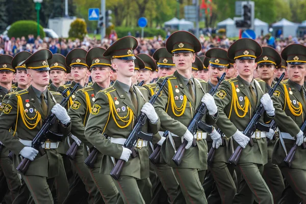 Militares Marchando Celebración Del Aniversario Victoria Gran Guerra Patria Desfile — Foto de Stock