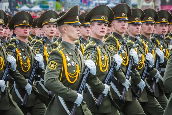 Militares Marchando Celebración Del Aniversario Victoria Gran Guerra Patria Desfile — Foto de Stock