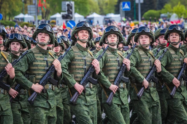 Militares Marchando Celebración Del Aniversario Victoria Gran Guerra Patria Desfile — Foto de Stock