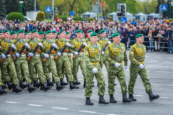 Военнослужащие Маршируют Праздновании Летия Победы Великой Отечественной Войне Парад Мая — стоковое фото