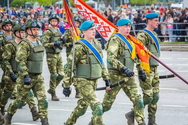 Militares Marchando Celebración Del Aniversario Victoria Gran Guerra Patria Desfile —  Fotos de Stock