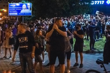 Beyaz Rusya halkı Lukashenko ve mevcut yetkililere karşı düzenlenen protestoya katılıyor. Minsk, Belarus. Minsk, Belarus - 10 Ağustos 2020.