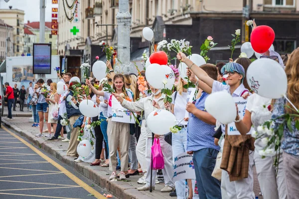 People Holding Flowers Balloons Peaceful Protests Stolen Presidential Elections Minsk — Stock Photo, Image